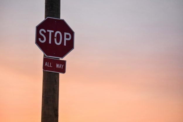 Stop_Blaxtar Essentials en Pexels